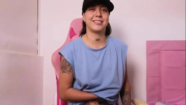 Image 11 of karollhorny Stream on Chaturbate on 5 days ago