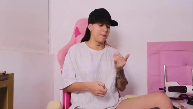 Image 11 of karollhorny Stream on Chaturbate on 3 days ago