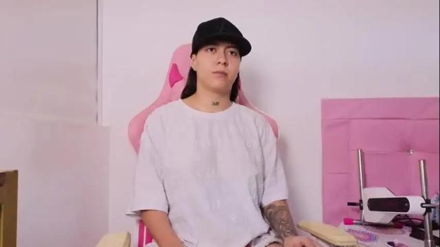 Image 6 of karollhorny Stream on Chaturbate on 3 days ago