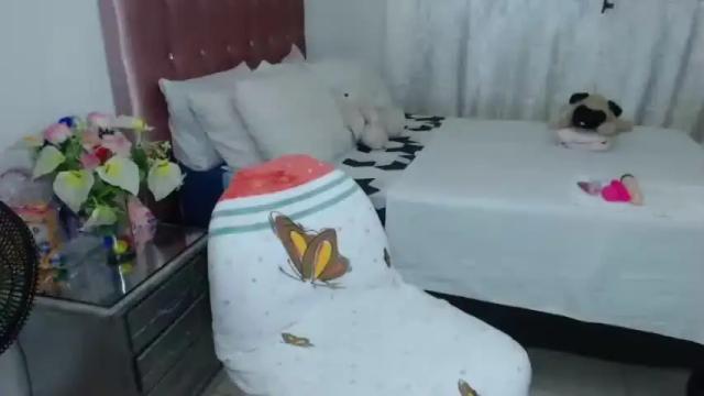 Image 10 of karollkane Stream on Chaturbate on 15 months ago