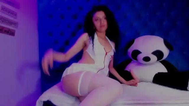 Image 4 of karolmora Stream on Chaturbate on 18 months ago