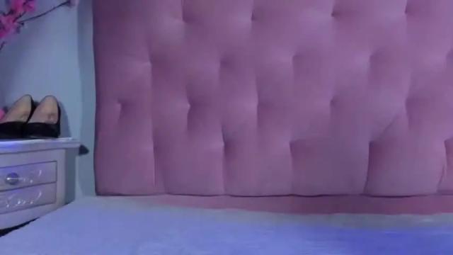 Image 7 of karolmora Stream on Chaturbate on 17 months ago