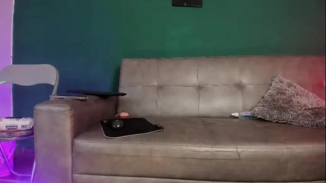 Image 12 of karolsweet_ Stream on Chaturbate on 4 months ago