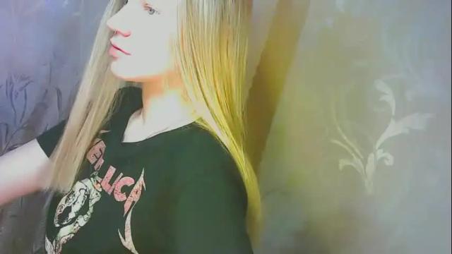 Image 8 of karolynafox Stream on Chaturbate on 27 days ago