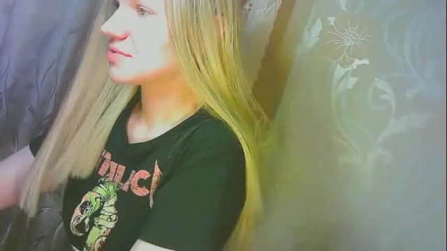 Image 4 of karolynafox Stream on Chaturbate on 16 days ago
