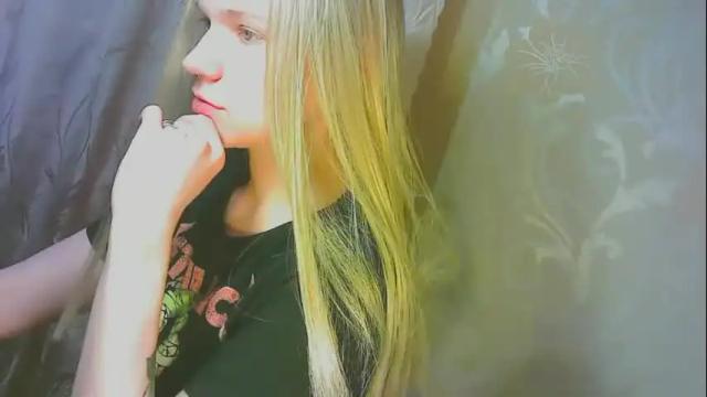 Image 6 of karolynafox Stream on Chaturbate on 16 days ago