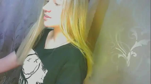 Image 6 of karolynafox Stream on Chaturbate on 15 days ago