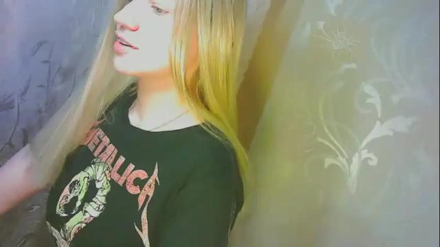 Image 3 of karolynafox Stream on Chaturbate on 11 days ago
