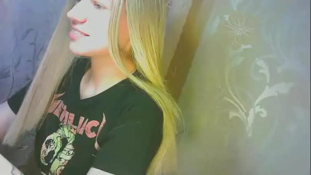 Image 8 of karolynafox Stream on Chaturbate on 11 days ago