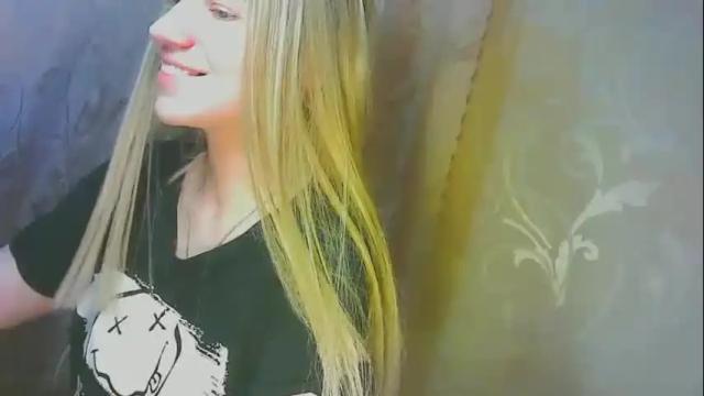 Image 3 of karolynafox Stream on Chaturbate on 8 days ago