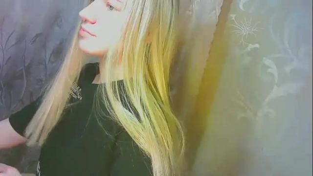Image 12 of karolynafox Stream on Chaturbate on 4 days ago