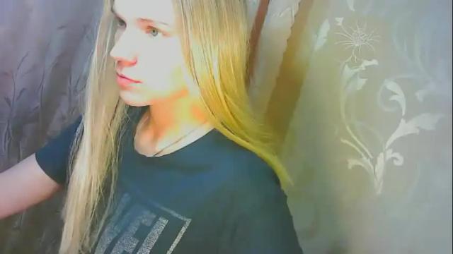 Image 10 of karolynafox Stream on Chaturbate on 2 days ago