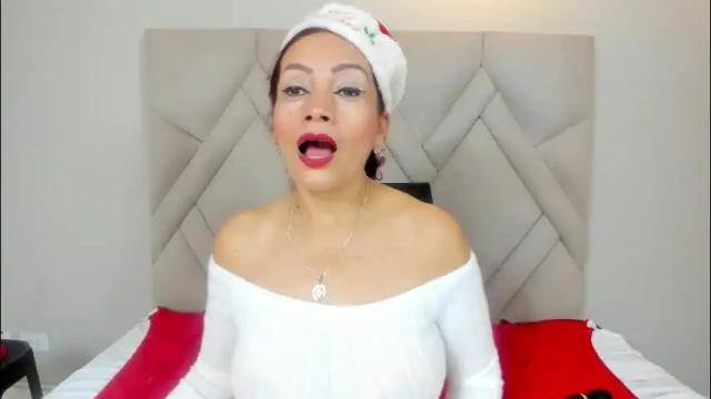 Image 4 of kasandra_gomez Stream on Chaturbate on 1 month ago