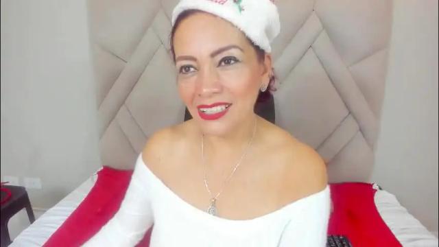 Image 7 of kasandra_gomez Stream on Chaturbate on 1 month ago