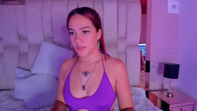 Image 6 of kasandrajames Stream on Chaturbate on 12 months ago
