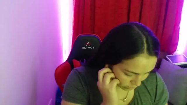 Image 2 of kassandra_22 Stream on Chaturbate on 17 months ago