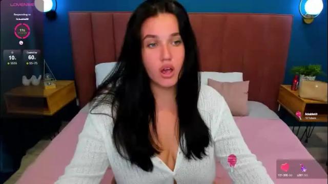 Image 7 of kassandra__grey Stream on Chaturbate on 2 months ago