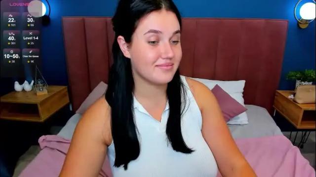 Image 11 of kassandra__grey Stream on Chaturbate on 2 months ago