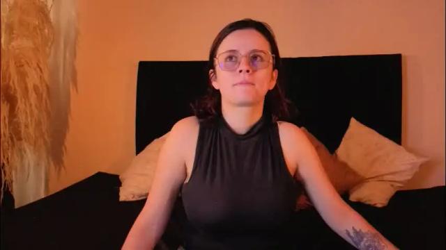 Image 2 of kassandra_james Stream on Chaturbate on 1 month ago