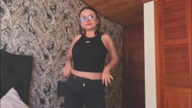 Image 4 of kassandra_james Stream on Chaturbate on 11 days ago