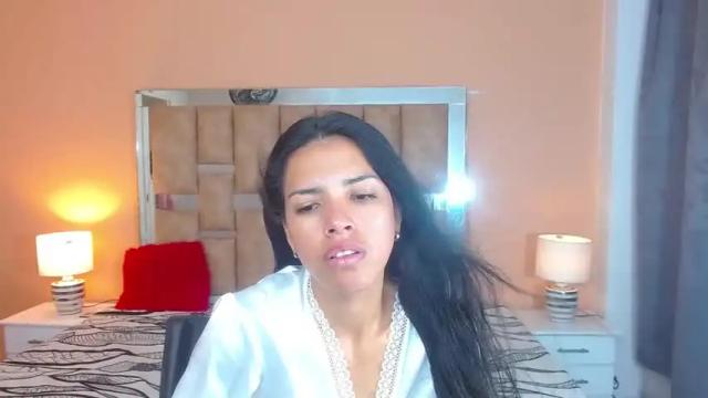 Image 12 of kassandrabenz Stream on Chaturbate on 15 months ago