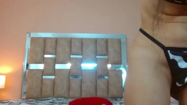 Image 4 of kassandrabenz Stream on Chaturbate on 15 months ago