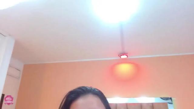 Image 3 of kassandrabenz Stream on Chaturbate on 14 months ago