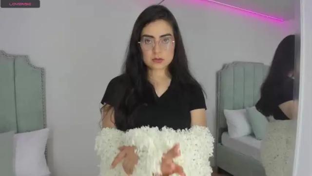 Image 3 of kassiazeabelle Stream on Chaturbate on 18 months ago
