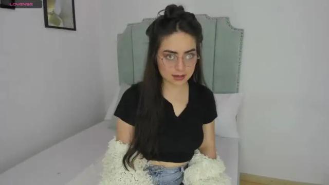Image 6 of kassiazeabelle Stream on Chaturbate on 18 months ago