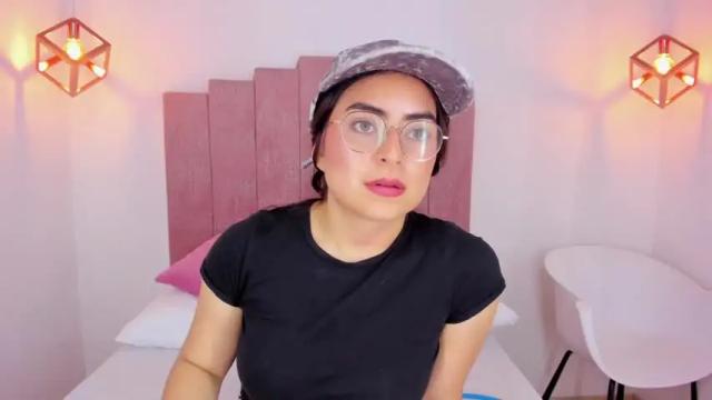 Image 11 of kassiazeabelle Stream on Chaturbate on 17 months ago