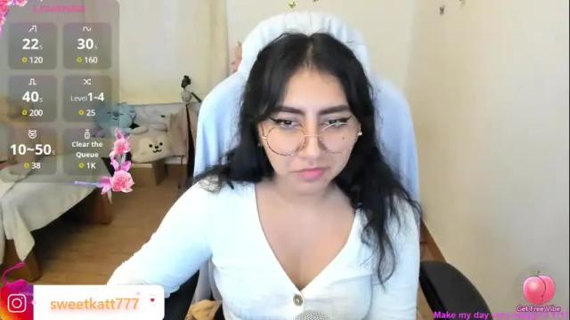 Image 2 of kat_ly_chan Stream on Chaturbate on 16 days ago