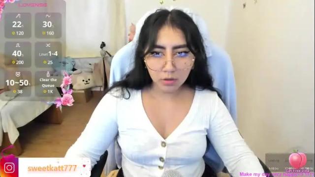 Image 4 of kat_ly_chan Stream on Chaturbate on 16 days ago