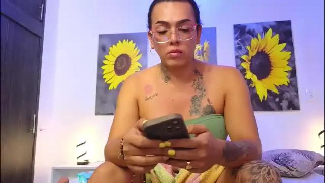 Image 2 of kata_lhella Stream on Chaturbate on 1 month ago