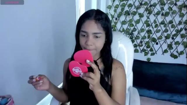 Image 3 of katalella_ds Stream on Chaturbate on 1 month ago