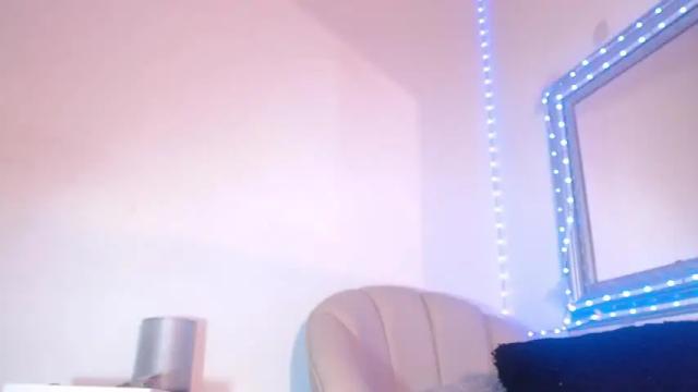 Image 3 of katalella_key4 Stream on Chaturbate on 16 months ago