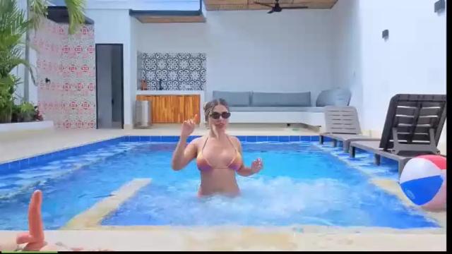 Image 12 of kataliina_18 Stream on Chaturbate on 16 days ago