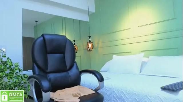 Image 12 of kataliina_18 Stream on Chaturbate on 14 days ago