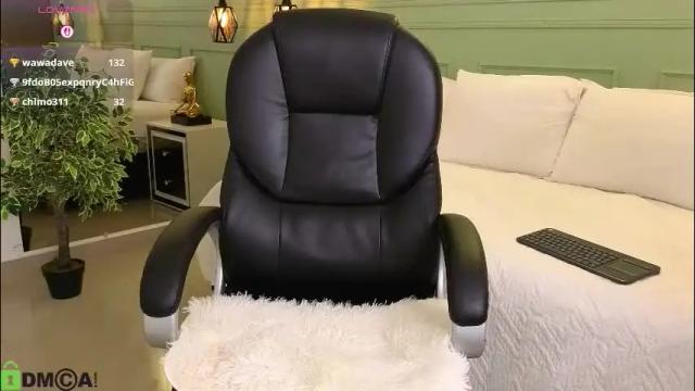 Image 4 of kataliina_18 Stream on Chaturbate on 14 days ago