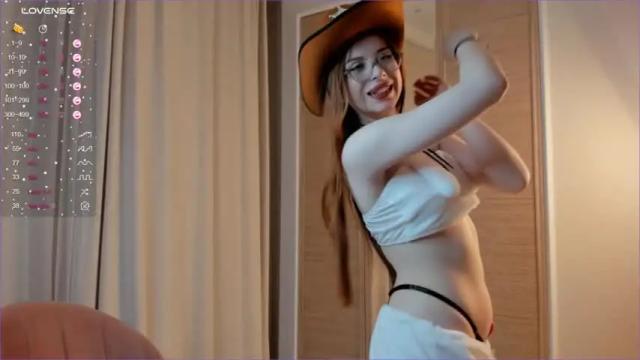 Image 8 of katalina_ferrera Stream on Chaturbate on 23 months ago