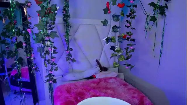 Image 2 of katalina_garcia Stream on Chaturbate on 26 days ago