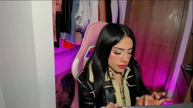 Image 8 of katalinaferreirax Stream on Chaturbate on 3 months ago