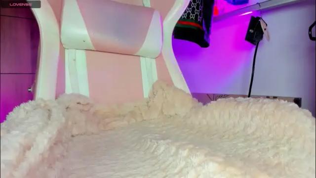 Image 6 of katalinaferreirax Stream on Chaturbate on 2 months ago
