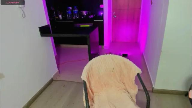Image 8 of katalinaferreirax Stream on Chaturbate on 2 months ago