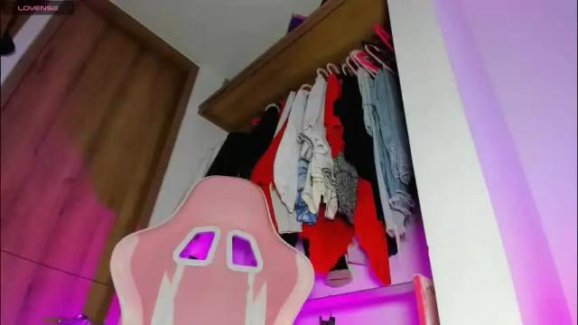 Image 12 of katalinaferreirax Stream on Chaturbate on 1 month ago