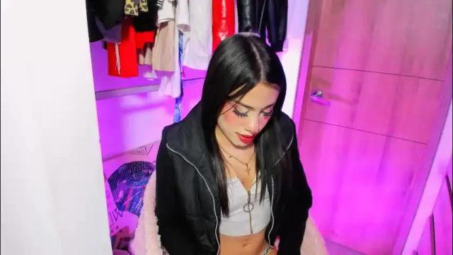 Image 12 of katalinaferreirax Stream on Chaturbate on 1 month ago