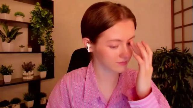 Image 7 of kate_cuddle Stream on Chaturbate on 1 month ago