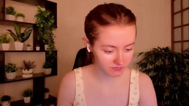 Image 2 of kate_cuddle Stream on Chaturbate on 24 days ago