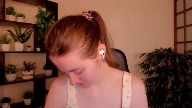 Image 3 of kate_cuddle Stream on Chaturbate on 24 days ago