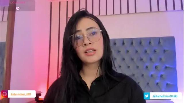 Image 3 of kate_evans1 Stream on Chaturbate on 21 days ago