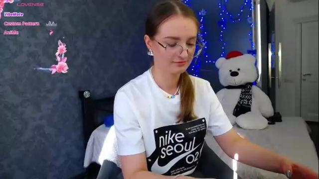 Image 3 of kate_jonson Stream on Chaturbate on 23 days ago